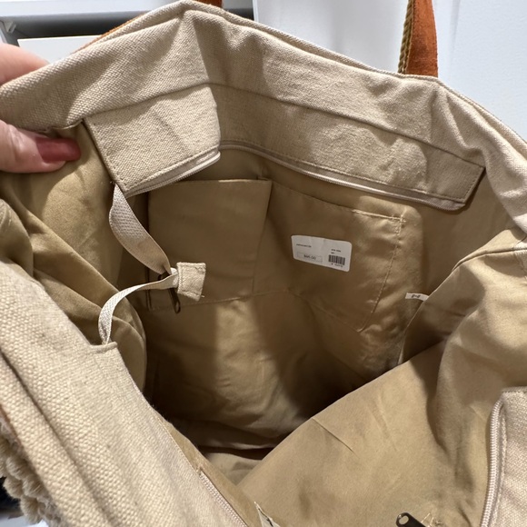 Beige knit tote - Picture 2 of 4